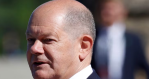 Scholz lehnte Zelenskys Vorschlag zur Abschuss russischer Raketen über der Ukraine ab